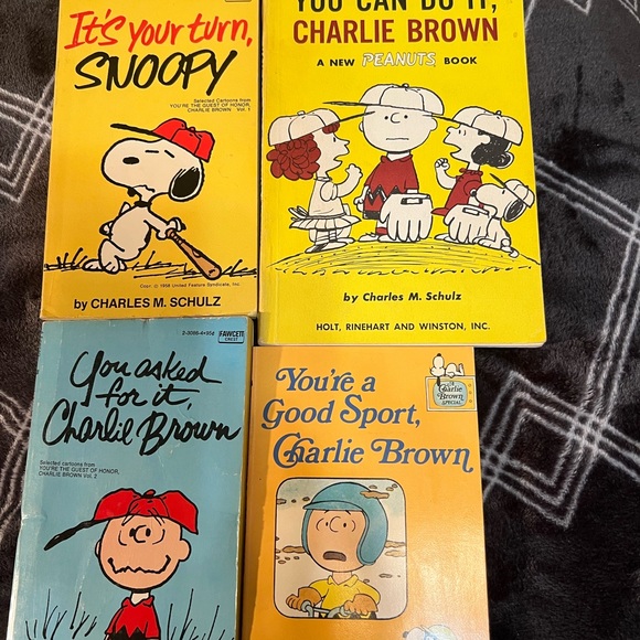4 book bundle snoopy - Picture 4 of 6